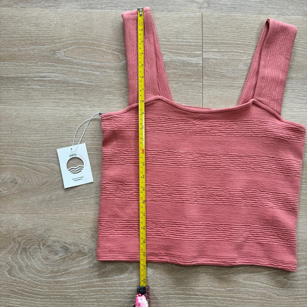 Daily Practice Cropped Tank - Size M - Picture 6 of 6